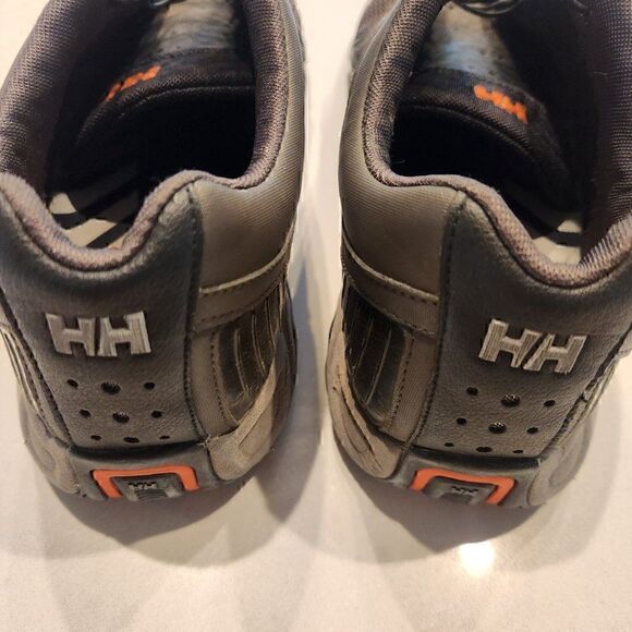 Helly Hansen mens sneaker. Size 9. - Picture 4 of 6